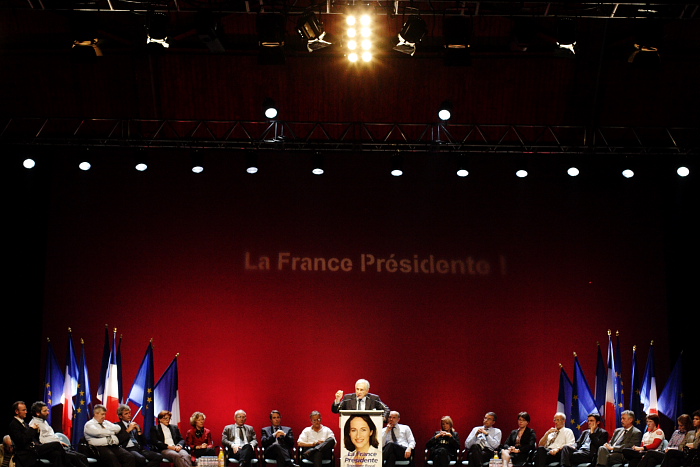 Strauss Kahn en meeting à Grenoble