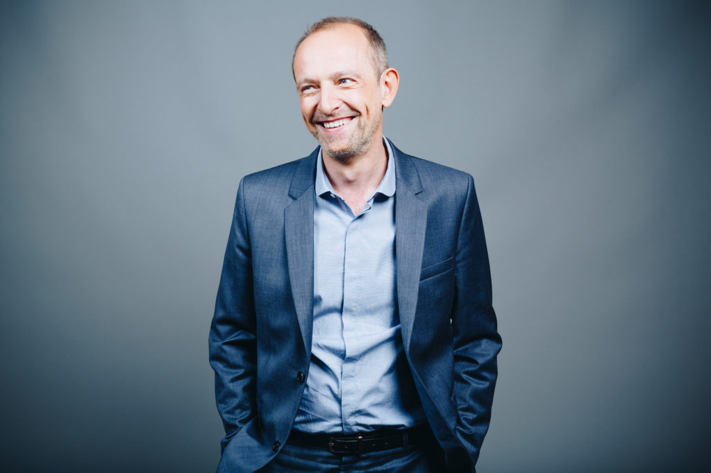 Portraits de collaborateurs de Clarins le 21 juin 2017 au siège du groupe français de cosmétique à Paris. Laurent.