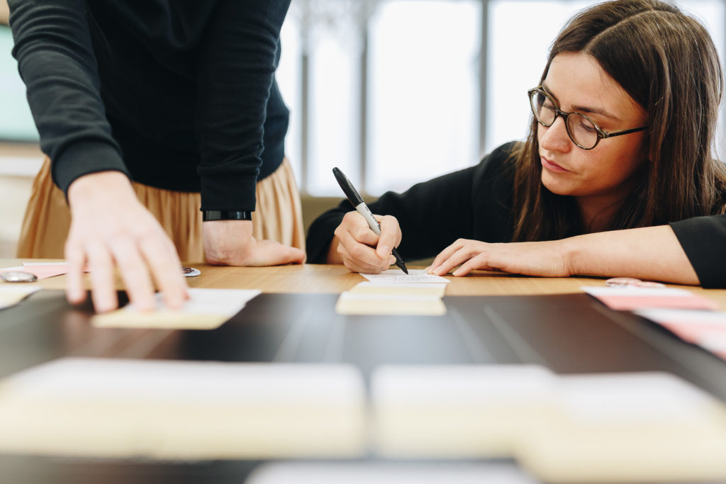 Les nouveaux ateliers de L'Oréal : Beauté de demain #3 organisé par l'agence Extrême au siège de l'Oréal France à Levallois le 6 mars 2017 dans le cadre du projet Oscar de réorganisation du groupe. Une petite dizaine de participants concoivent de manière ludique le futur de la marque et de la beauté.