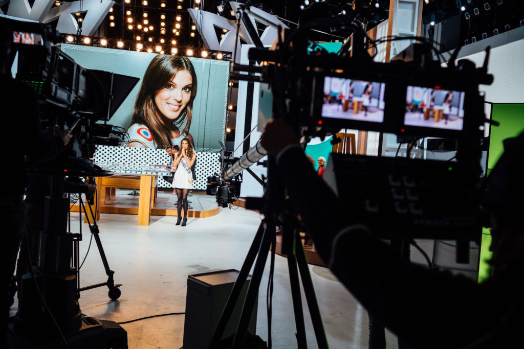 Participation de Miss France 2016, Iris Mittenaere, à l'émission 
