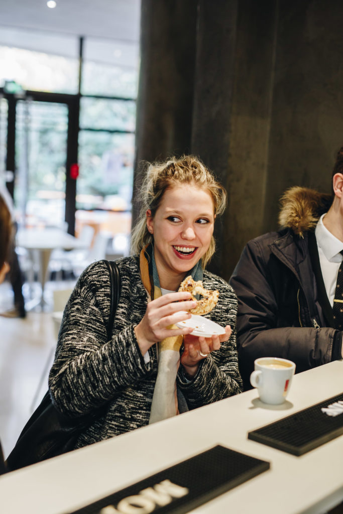 Cours et apprentissage à l'école de cuisine et d'hôtellerie 