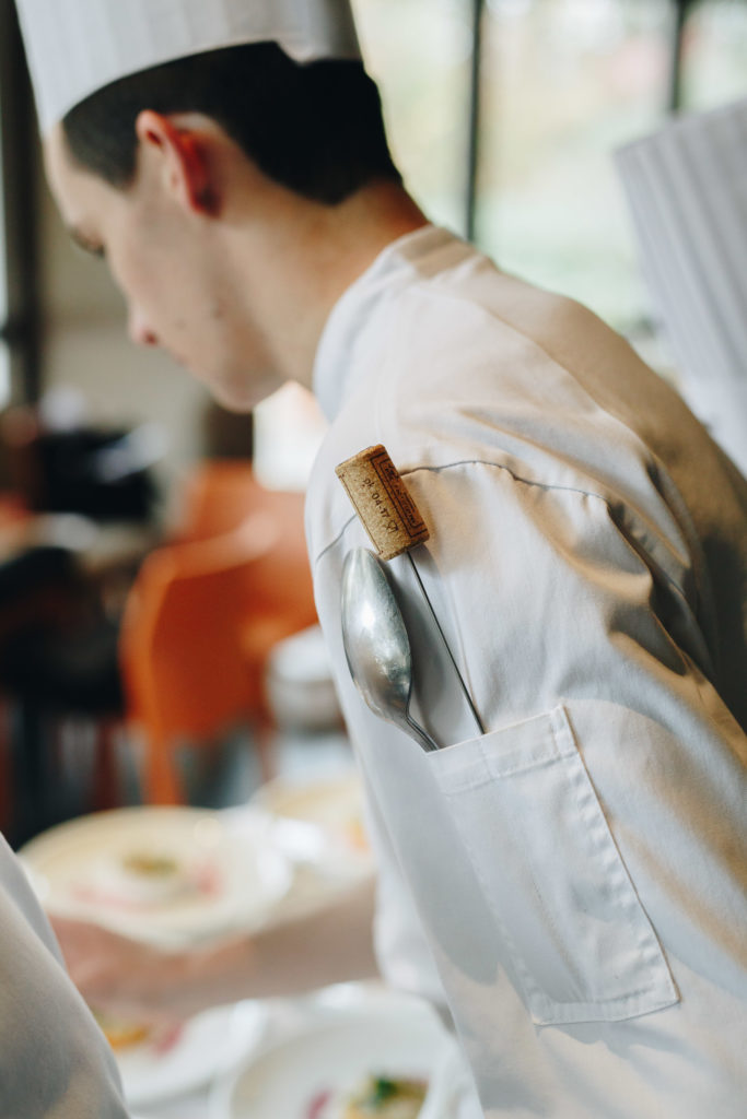 Cours et apprentissage à l'école de cuisine et d'hôtellerie 