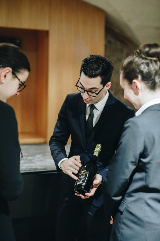 Cours et apprentissage à l'école de cuisine et d'hôtellerie 