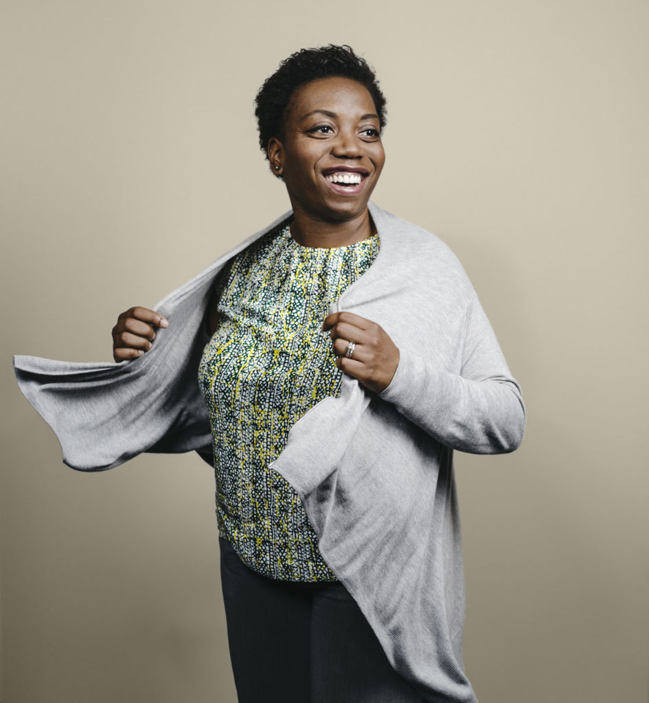 Portraits de salariés de l'entreprise française Air Liquide réalisés dans le cadre d'une campagne de communication interne visant à encourager les salariés du groupe multinational à devenir actionnaires de la société. La campagne est pilotée par l'agence Extrême Corporate et 17 personnes au total sont photographiées en île de France entre le 11 et le 15 juin 2015. Claudia D'Haultfoeuille