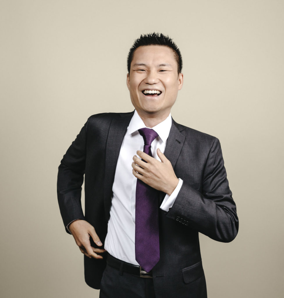 Portraits de salariés de l'entreprise française Air Liquide réalisés dans le cadre d'une campagne de communication interne visant à encourager les salariés du groupe multinational à devenir actionnaires de la société. La campagne est pilotée par l'agence Extrême Corporate et 17 personnes au total sont photographiées en île de France entre le 11 et le 15 juin 2015. Yves Lai.