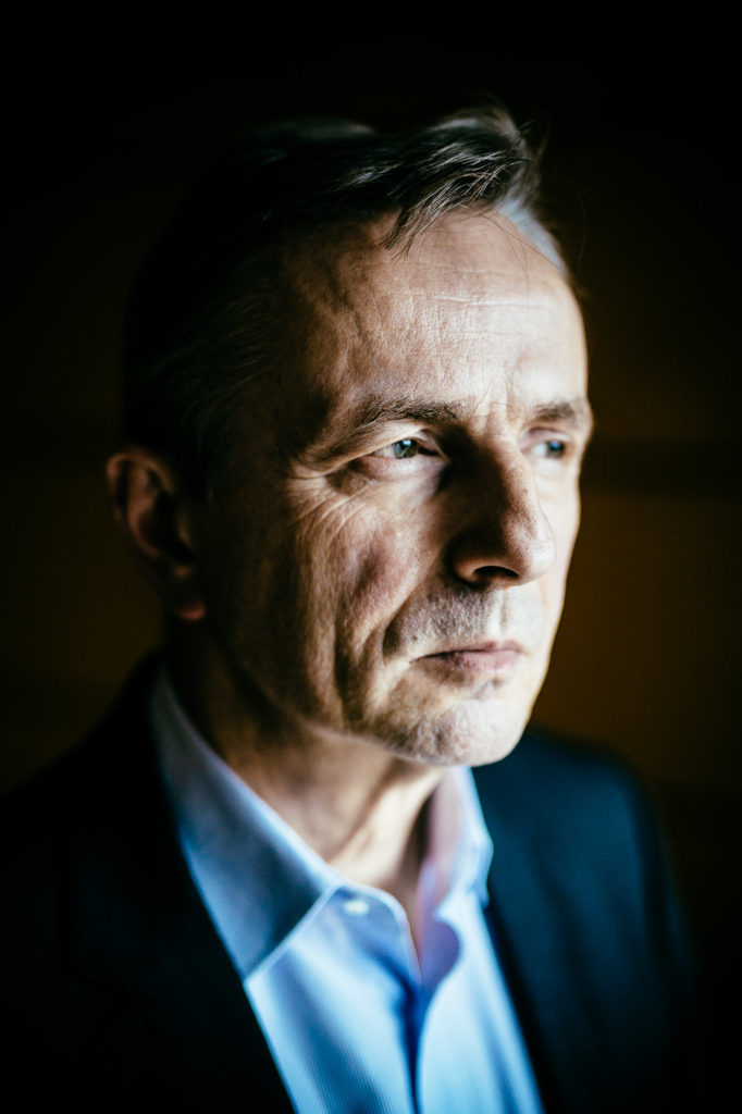 Michel Debacq, avocat général près la Cour de cassation et ancien chef de la section antiterroriste du parquet de Paris photographié dans les locaux du magazine l'Express à Paris le 25 octobre 2016 dans le cadre d'une interview sur la politique antiterroriste menée par l'état français /// Michel Debacq, Advocate General at the Court of Cassation (France) and former head of the anti-terrorist section of the Paris prosecutor photographed in the office of the french magazine L'Express in Paris October 25, 2016 as part of an interview on counter-terrorism policy conducted by 'French State.