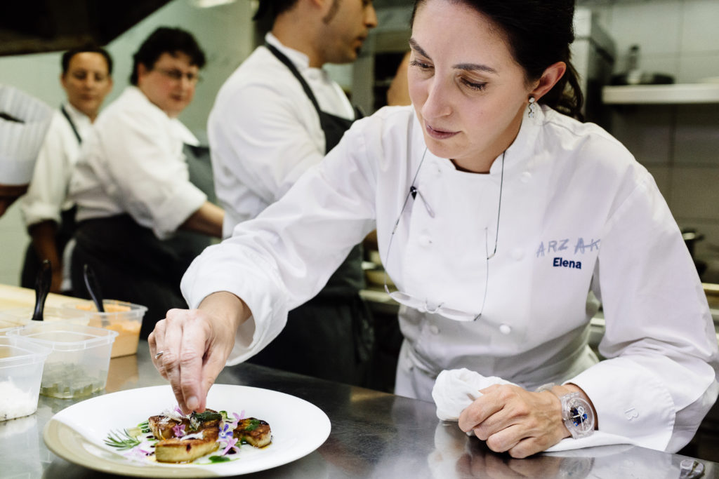 Le restaurant Arzak et sa chef Elena Arzak à San Sebastian. Le restaurant est un trois étoiles au Guide Michelin depuis 25 ans.
