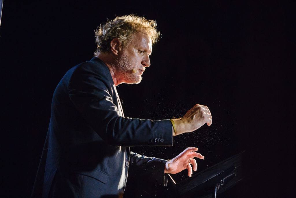 Soirée nomade de la Fondation Cartier aux Invalides en présence de 200 personnes le 29 septembre 2017 de 20h à 23h sur le spectacle 