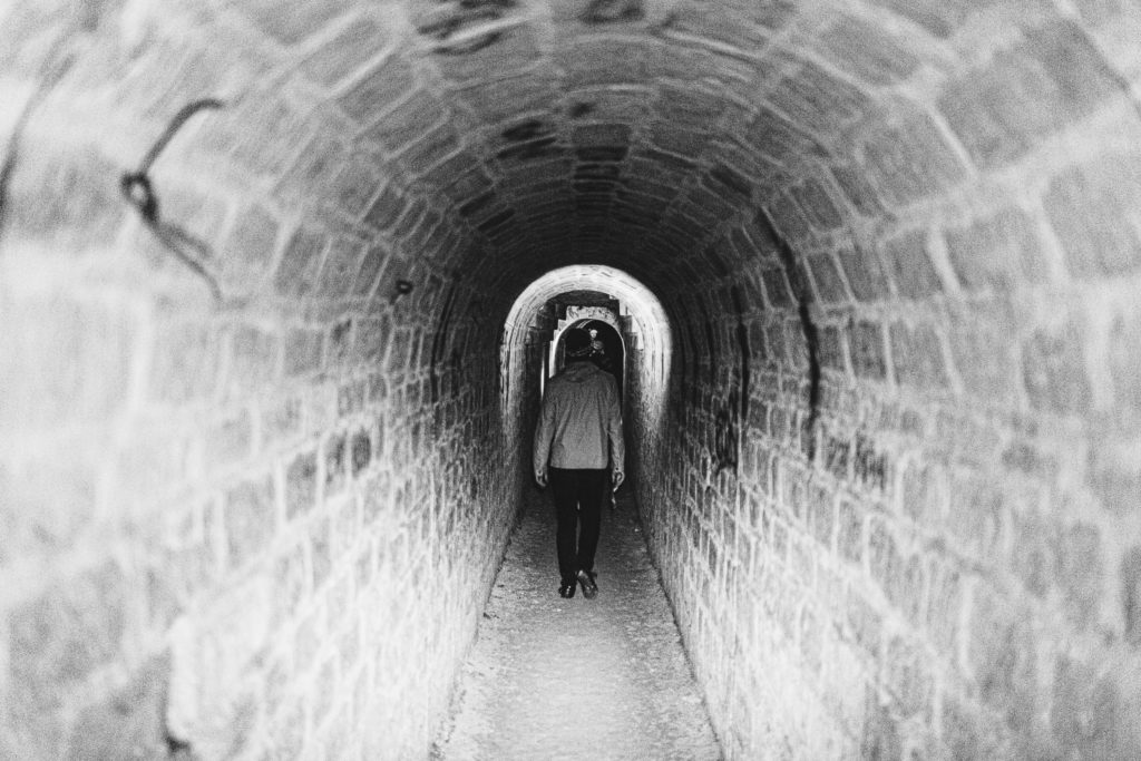 Sortie dans les galeries souterraines (catacombes) de Paris 13 avec Katarina Mijic, Alma Adilon, Pierre Morel et un groupe 5 de amis rencontrés sous terre la nuit d'Halloween le 31 octobre 2014.