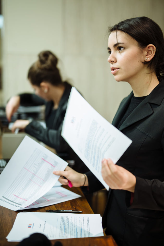Les Rencontres Téléspectateurs de France Télévisions - Agora à Strasbourg le 17 janvier 2017 dans les locaux régional du groupe France Télévisions (France 3 Alsace-Grand Est). Une centaine de participants se réunissent pendant 2 heures pour débattre de  de France TV en présence de : Xavier Couture (directeur général délégué en charge de la stratégie et des programmes), Tiphaine de Raguenel (directrice excécutive de France 4), Marie-Thérèse Montalto (Directrice régionale France 3 Grand Est), Jean-Paul Delevoye (Ancien parlementaire, ministre, médiateur de la république), Dan Franck (ecrivain et scénariste) et Fabien Galthié (ancien rugbyman, consultant sportif). Le débat est animé par David Marcelin (journaliste France 3) et Jean-Maxence Granier (ThinkOut).