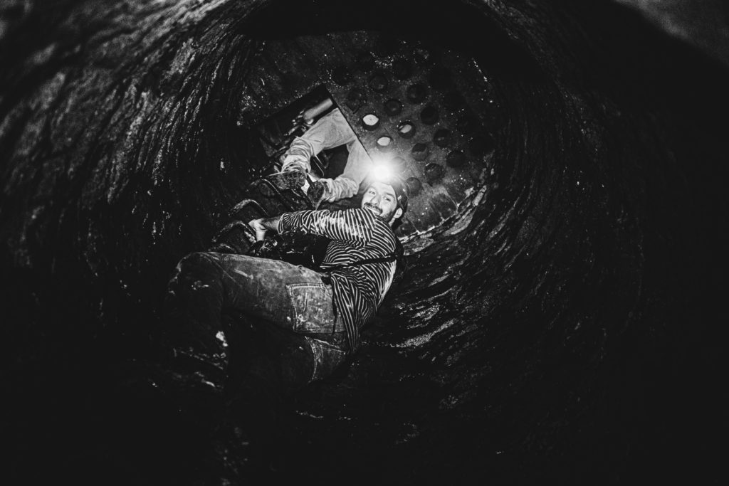 Promenade dans les carrières souterraines de Paris autour de Place d'Italie dans le 13éme arrondissement la nuit du 21 janvier 2015 en présence d'une dizaine de personnes.