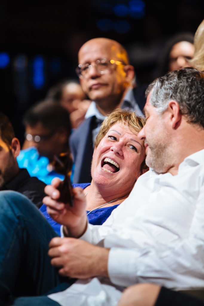 Les Rencontres Téléspectateurs de France Télévisions - Agora à la Réunion le 24 février 2017 dans l'amphitèate bio-climatique de l'Université de la Réunion et avec l'aide des équipes de France Télévisions et Réunion 1ère. 150 de participants se réunissent pendant 2 heures pour débattre de France TV en présence de : Xavier Couture, Directeur général délégué en charge de la stratégie et des programmes de France Télévisions, Walles Kotra, Directeur exécutif en charge de l’Outre-mer au sein de France Télévisions, Luc Jacquet, réalisateur, Rebecca Hampton, actrice et Eric Baraud, directeur régional. Le débat est animé par Jean-Marc Collienne.