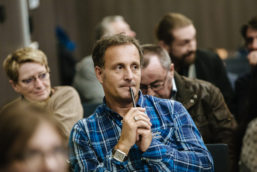 Les Rencontres Téléspectateurs de France Télévisions - Atelier de création sur la fiction à l'hôtel les Cures Marines de Trouville le samedi 11 mars 2017. 80 participants se réunissent pendant 2 heures pour débattre de la Fiction au sein de France TV en présence de : Fanny Rondeau,directrice de la fiction de France 2 ; Anne Holmès, directrice de la fiction de France 3 ; Stéphane Gaillard, directeur de France 3 Normandie ; Vincent Robert, délégué aux programmes France 3 Normandie ; Rozenn Karlan, rédactrice en chef France 3 Normandie édition de Caen et 
Pierre Martot, acteur de cinéma, théâtre et télévision.