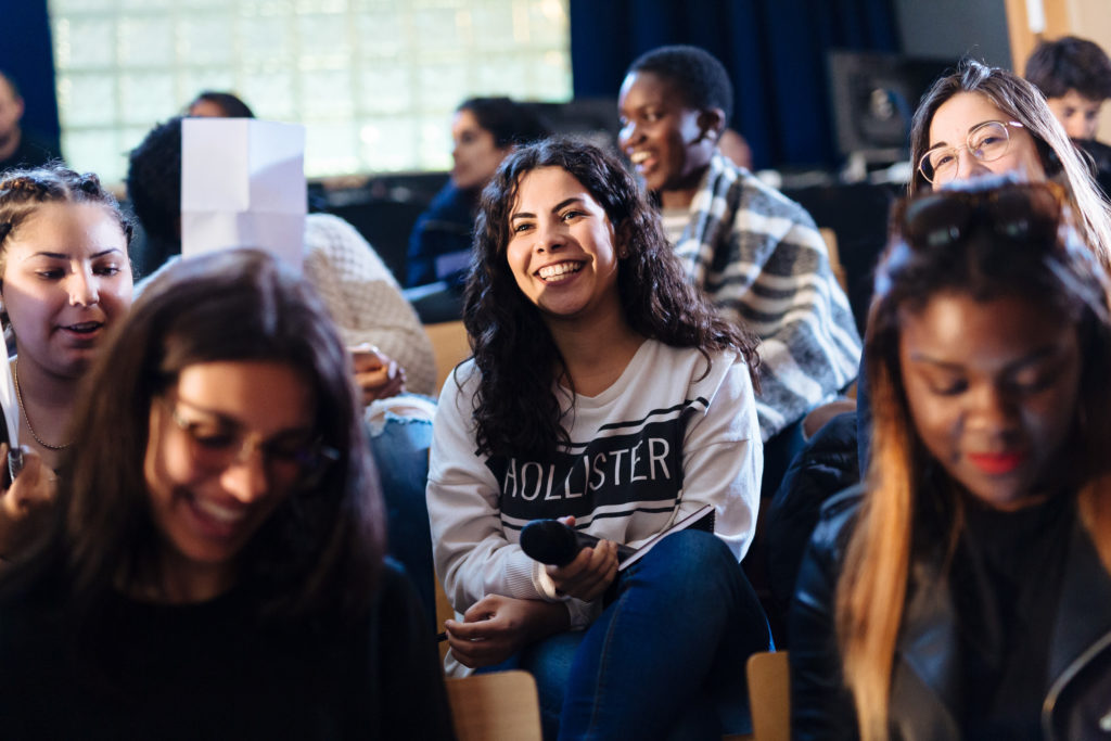 Les Rencontres Téléspectateurs de France Télévisions - Agora à La Courneuve le 20 avril 2017 dans les locaux du Lycée Jacques Brel. 150 élèves se réunissent pendant 2 heures pour débattre du futur de France TV en présence de : Delphine Ernotte, Présidente de France Télévisions ; Tiphaine de Raguenel, Leïla Kaddour-Boudadi, Matthieu Lartot et Hervé Brusini.