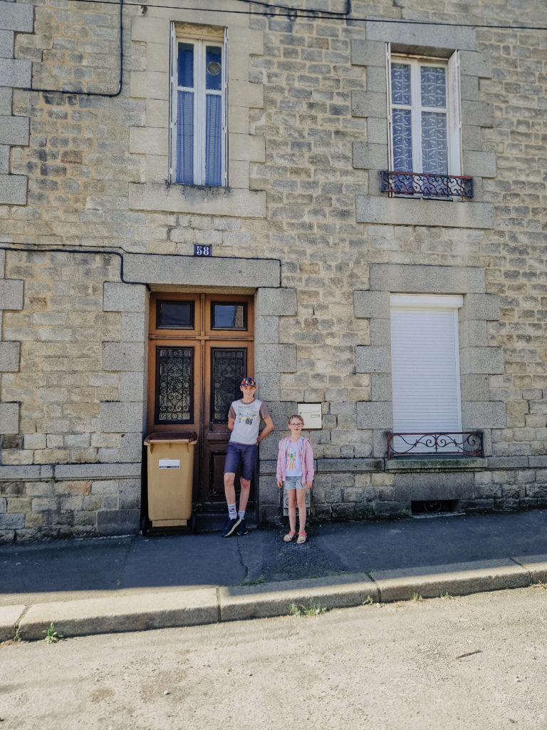 Spectacteurs et spectactrices de la randonnée cycliste du Paris-Brest-Paris se tenant du 20 au 24 aout 2023 avec plus de 6800 participant.e.s de 71 nationalités différentes.