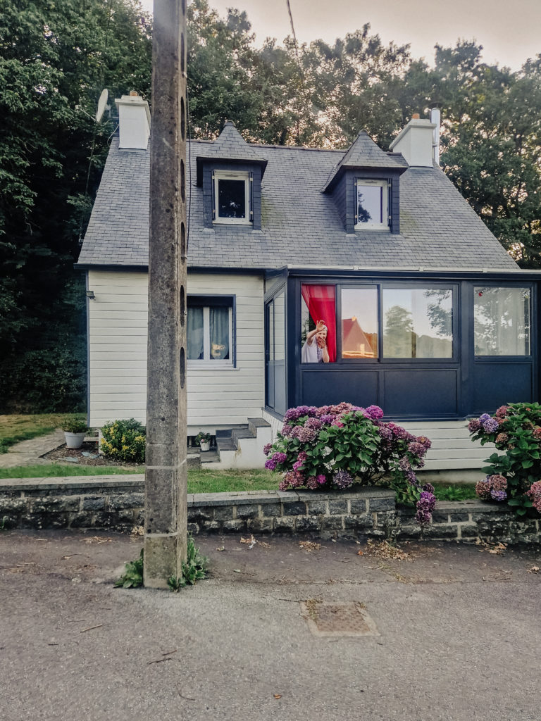 Spectacteurs et spectactrices de la randonnée cycliste du Paris-Brest-Paris se tenant du 20 au 24 aout 2023 avec plus de 6800 participant.e.s de 71 nationalités différentes.