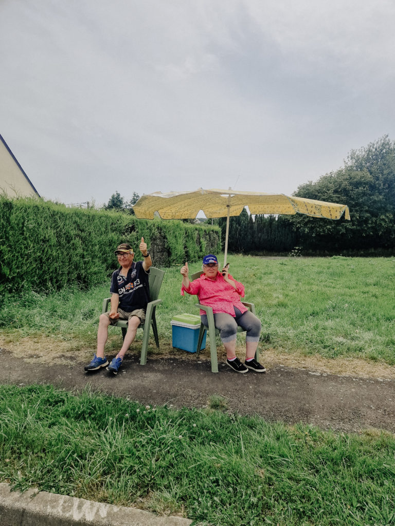 Spectacteurs et spectactrices de la randonnée cycliste du Paris-Brest-Paris se tenant du 20 au 24 aout 2023 avec plus de 6800 participant.e.s de 71 nationalités différentes.