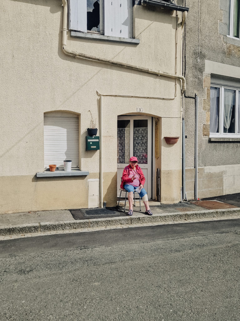 Spectacteurs et spectactrices de la randonnée cycliste du Paris-Brest-Paris se tenant du 20 au 24 aout 2023 avec plus de 6800 participant.e.s de 71 nationalités différentes.